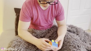 Mój przyrodni brat nauczył mnie układać kostkę rubika, a później go wyruchałam – POLSKIE