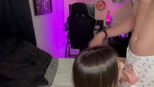 Step-sis secretly sucks me in the middle of the night